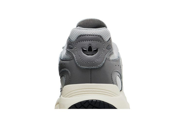 Кроссовки adidas Ozmillen 'Triple Grey'