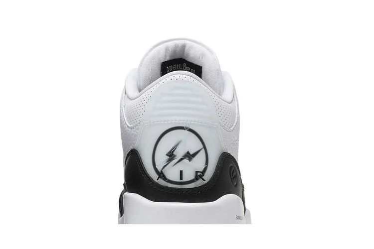 Krossovki-Fragment-Design-x-Air-Jordan-3-Retro-SP-White-6