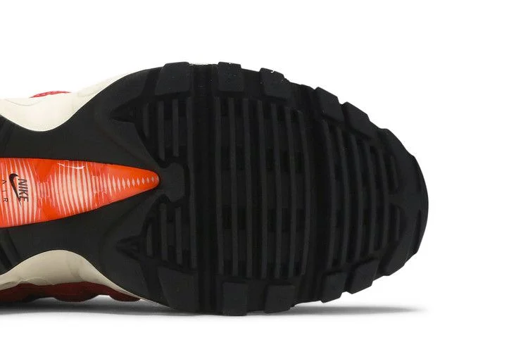 Кроссовки Nike Air Max 95 Winterized 'Villain Red'
