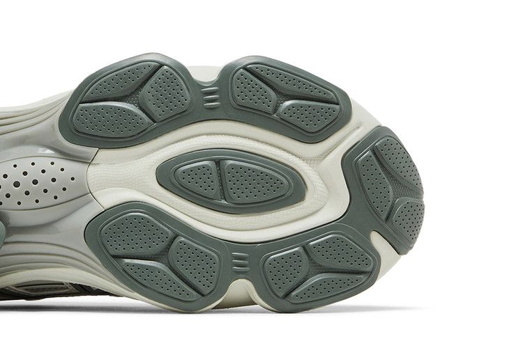 gel-kinetic-fluent-seal-grey-pure-silver-1203a591-021_04
