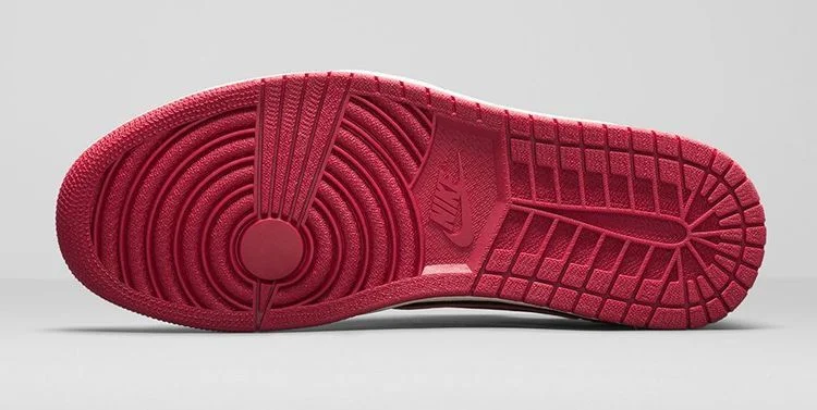 Krossovki-Air-Jordan-1-Retro-Low-OG-GS-Bred-6