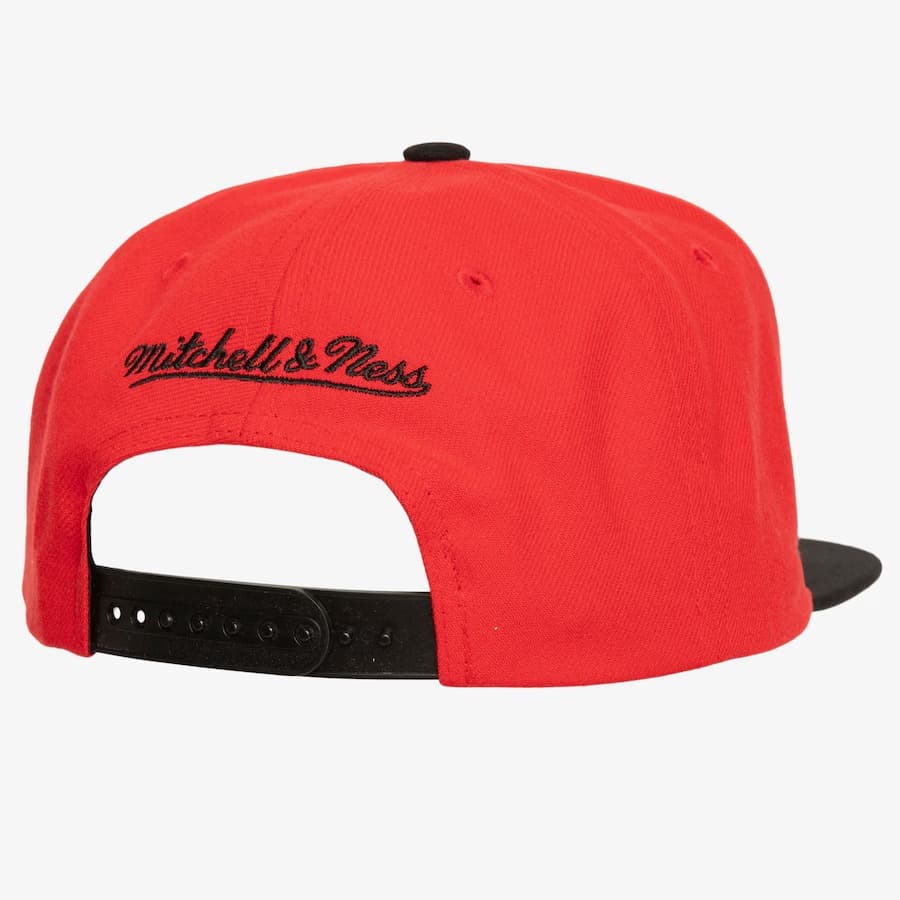 Бейсболка Mitchell & Ness Red Chicago Blackhawks City Love Snapback Hat
