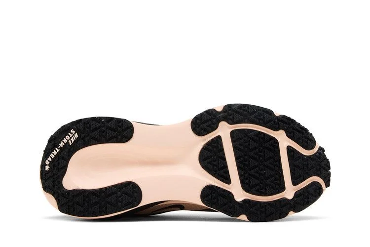 Кроссовки Nike Wmns Vomero 18 GORE-TEX 'Black/Crimson Tint/Black/Black'