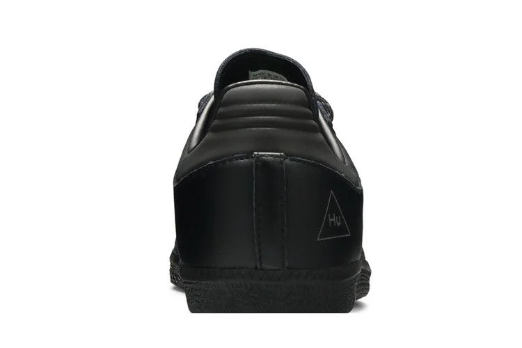 Krossovki-Pharrell-x-adidas-Samba-Black-Future-6