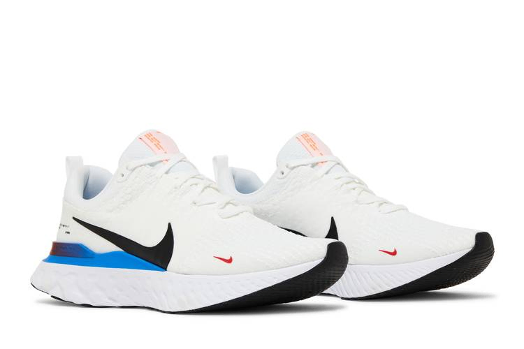 react-infinity-run-flyknit-3-white-photo-blue-red-fj3994-100_07