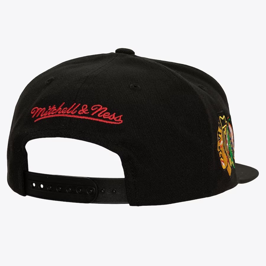 Бейсболка Mitchell & Ness Black Chicago Blackhawks Retro Sport Snapback Hat
