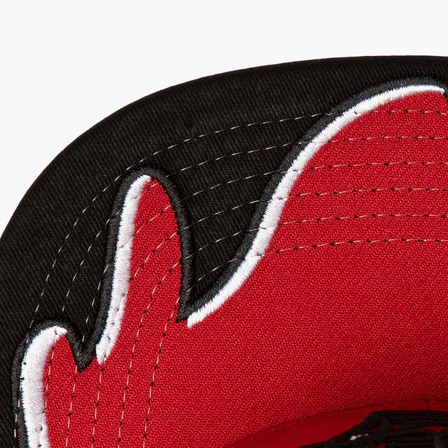 Бейсболка Mitchell & Ness Red Chicago Bulls Rising Tide OG Snapback Hat