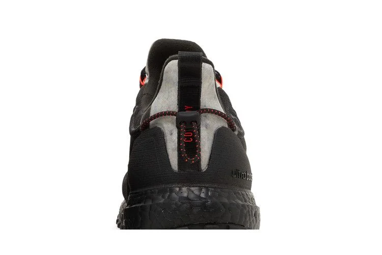 Кроссовки adidas UltraBoost Cold.RDY Lab 'Black Carbon'