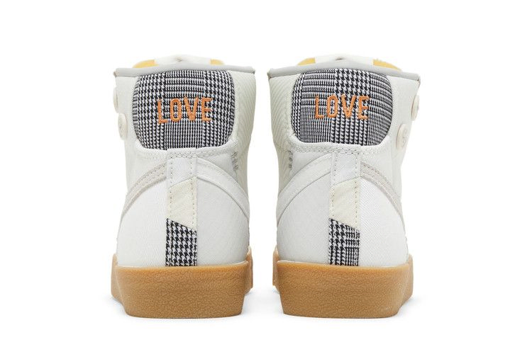 Кроссовки Nike Wmns Blazer Mid '77 LX 'Voodoo - Sail Grey'