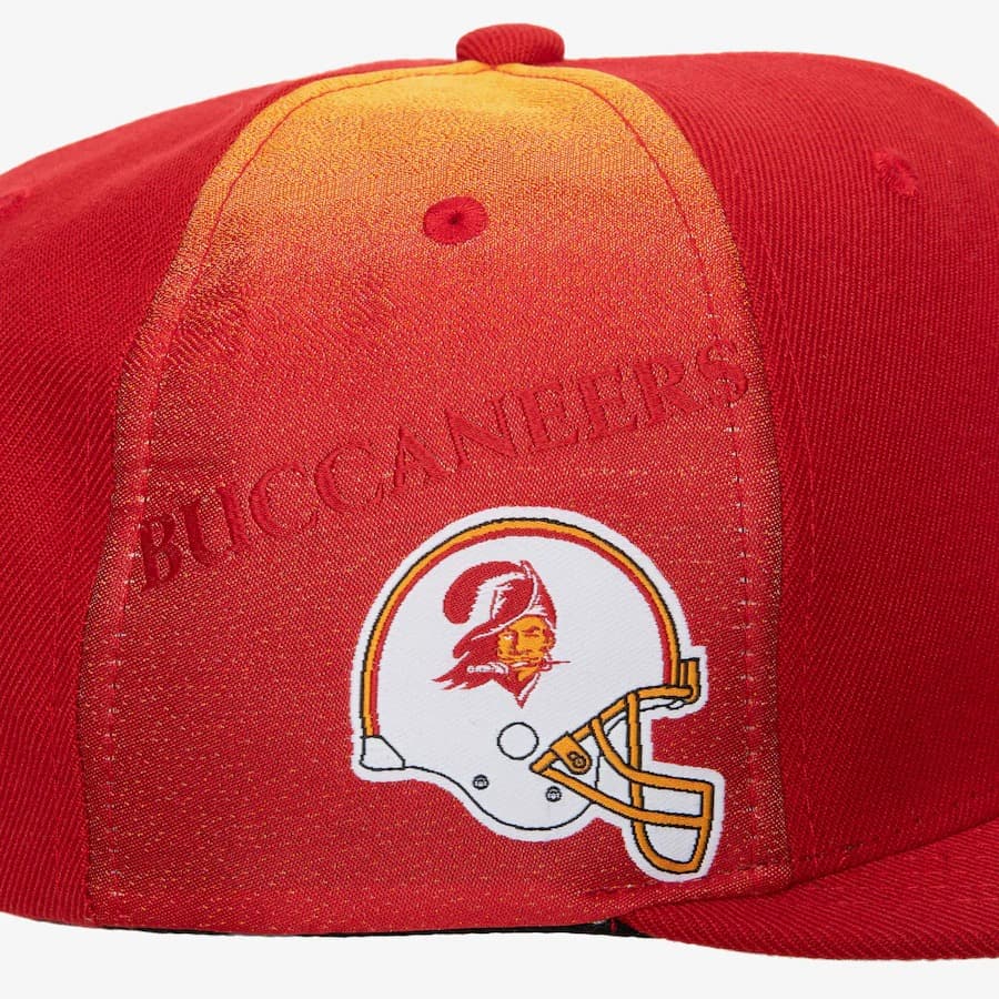Бейсболка Mitchell & Ness Red Tampa Bay Buccaneers Tapestry Snapback Hat