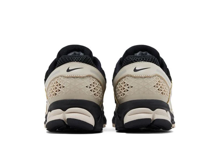Кроссовки Nike Air Zoom Vomero 5 'Black Cream'