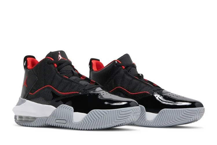 Krossovki-Air-Jordan-Stay-Loyal-GS-Bred-7