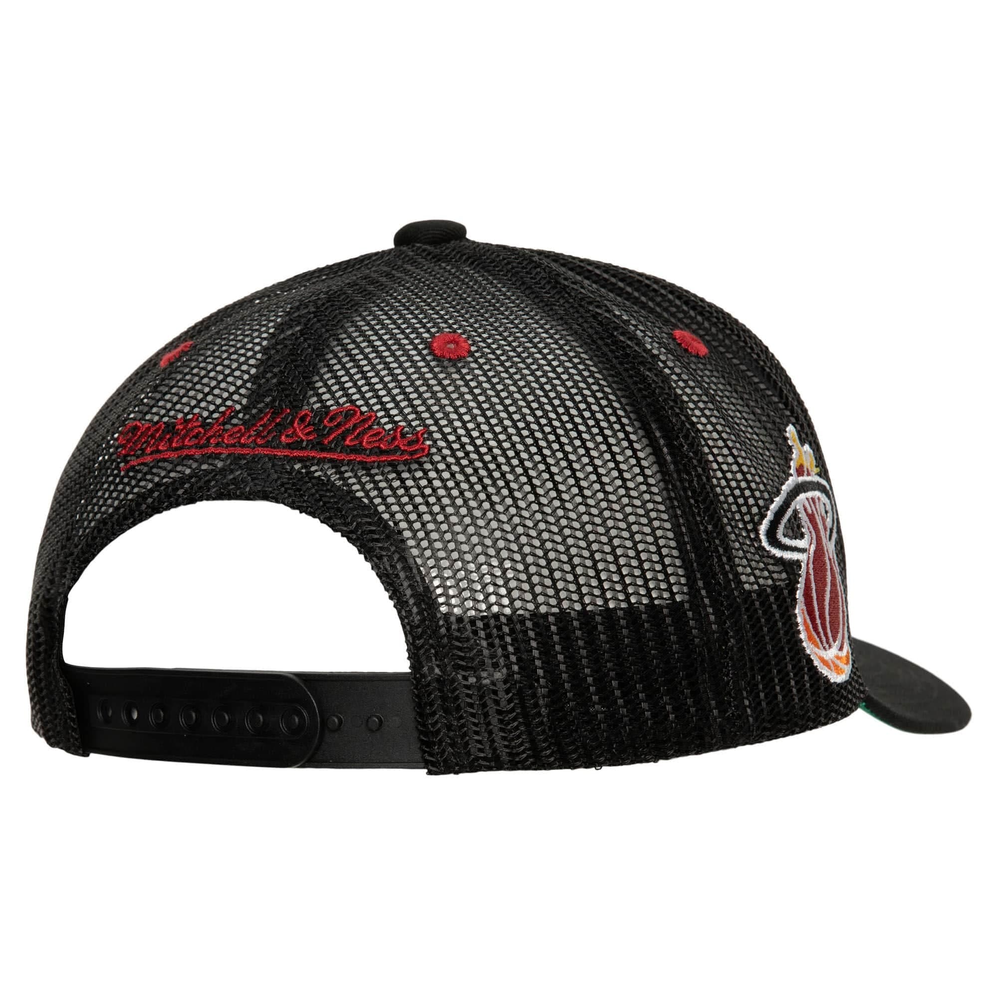 Бейсболка Mitchell & Ness Team Seal Trucker Snapback HWC Miami Heat Hat
