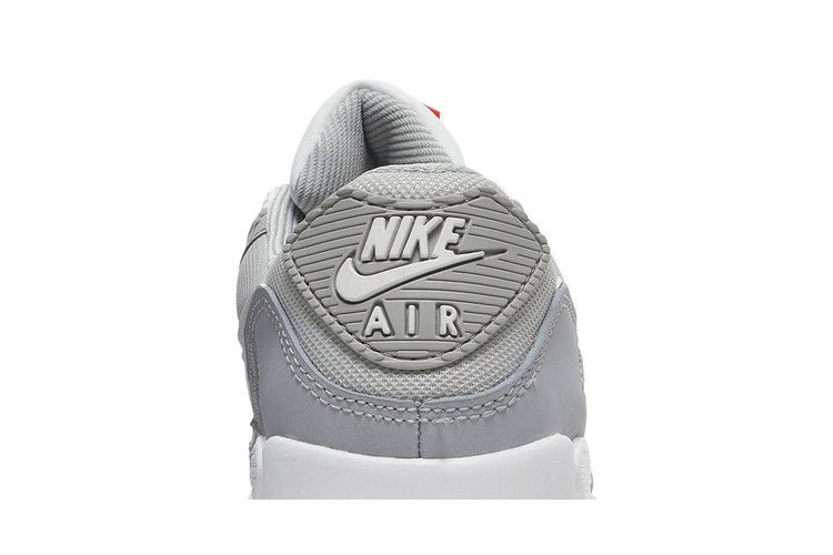 Кроссовки Nike Wmns Air Max 90 'Light Smoke Grey'