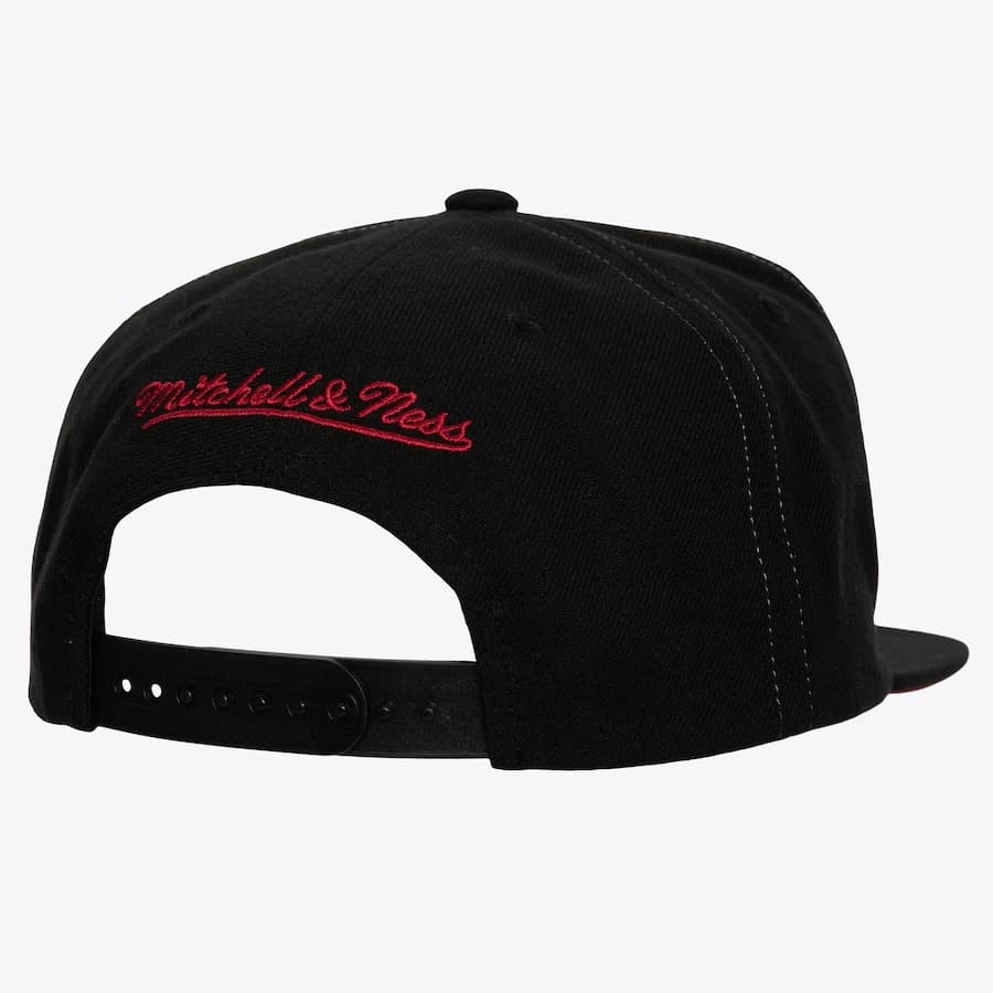 Mitchell-Ness-Black-Miami-Heat-Day-4-Snapback-Hat-1