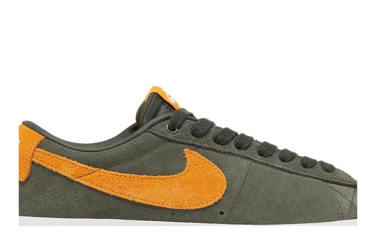 zoom-blazer-low-gt-sb-sequoia-kumquat-704939-302_01