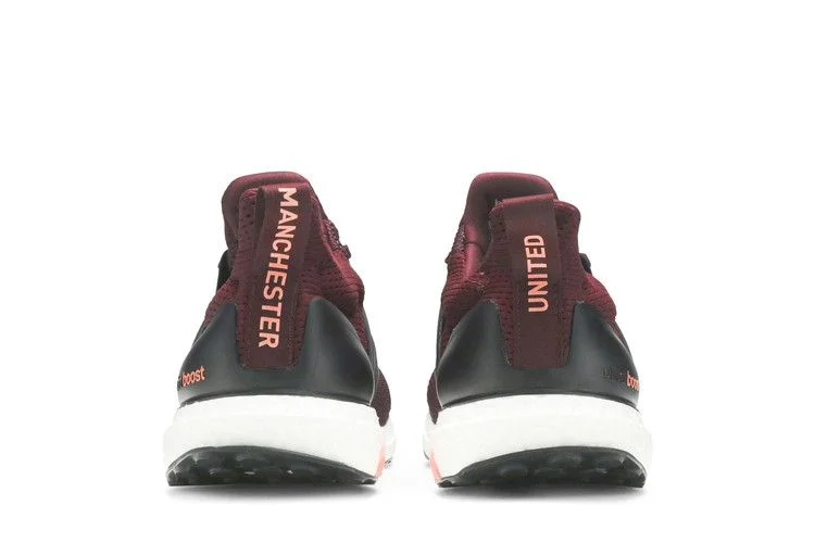 Krossovki-Manchester-United-x-adidas-UltraBoost-DNA-Football-Pack-5