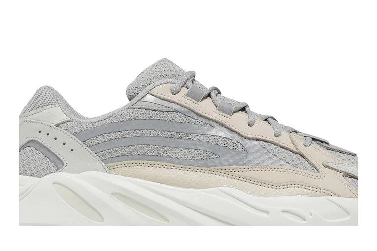 Кроссовки adidas Yeezy Boost 700 V2 'Cream'