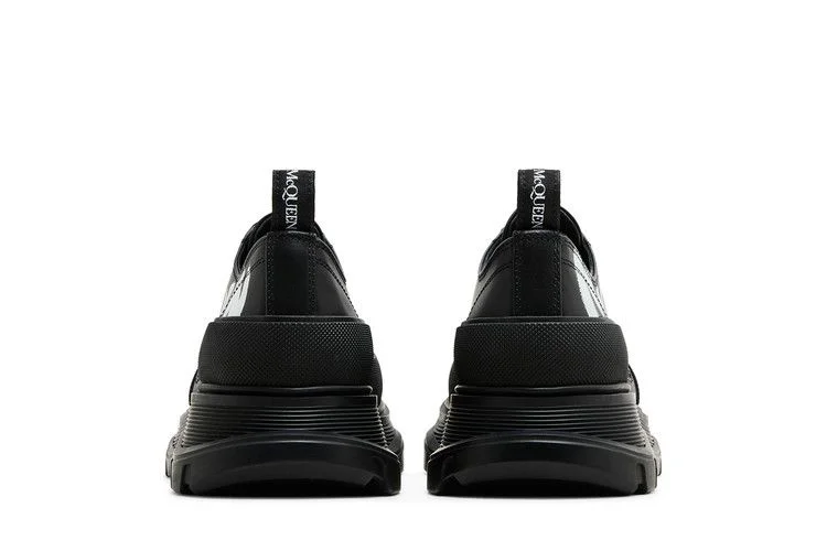 Krossovki-Alexander-McQueen-Tread-Slick-Lace-Up-Graffiti-Logo-Black-White-5