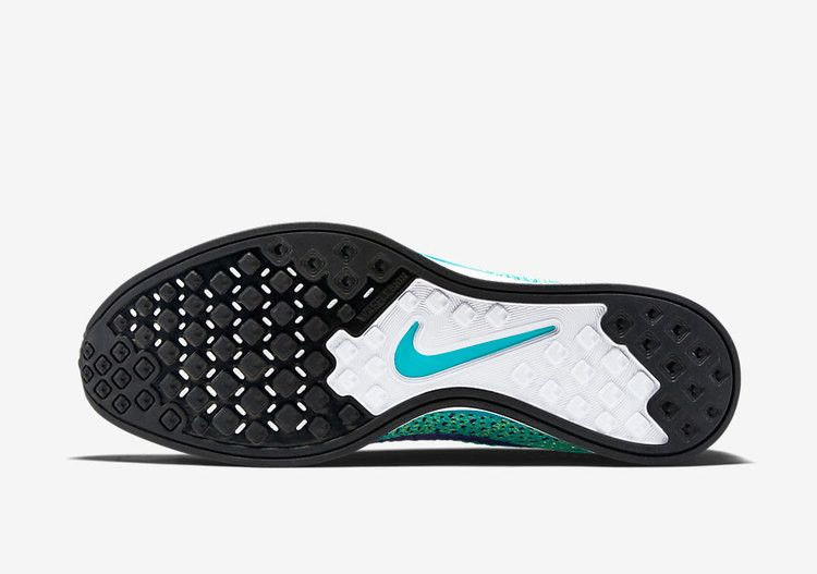flyknit-racer-526628-301_04