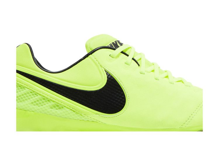 Кроссовки Nike Tiempo Legend 6 SG Pro 'Volt Black'