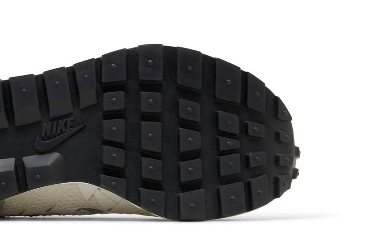 Кроссовки Jean Paul Gaultier x sacai x Nike VaporWaffle Woven 'White'