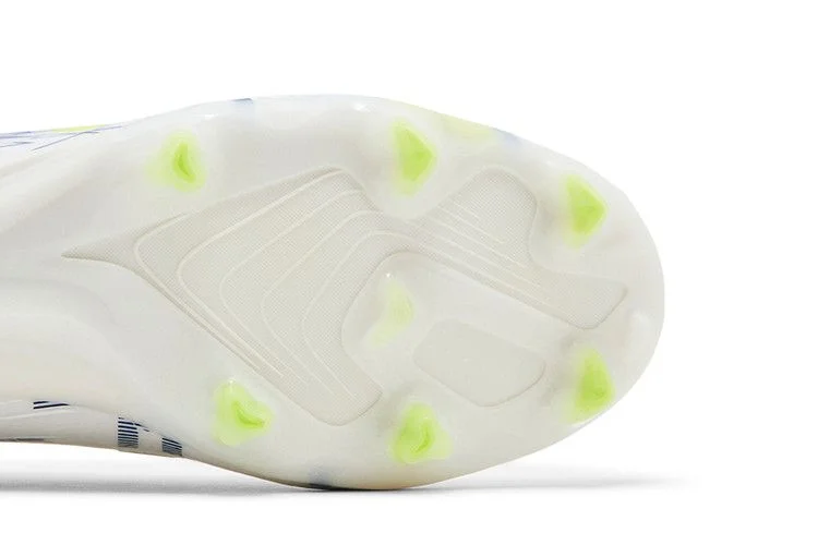 Krossovki-Christian-Pulisic-x-Puma-Ultra-Ultimate-FG-AG-White-Clyde-Royal-4