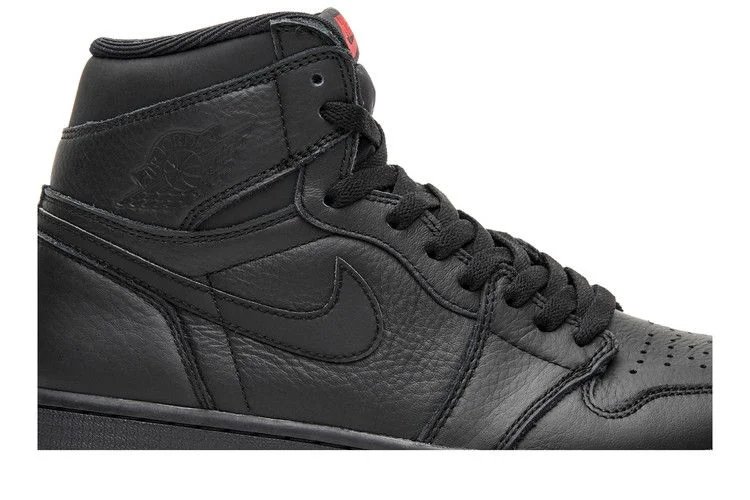 Кроссовки Air Jordan 1 Retro High OG 'Triple Black'