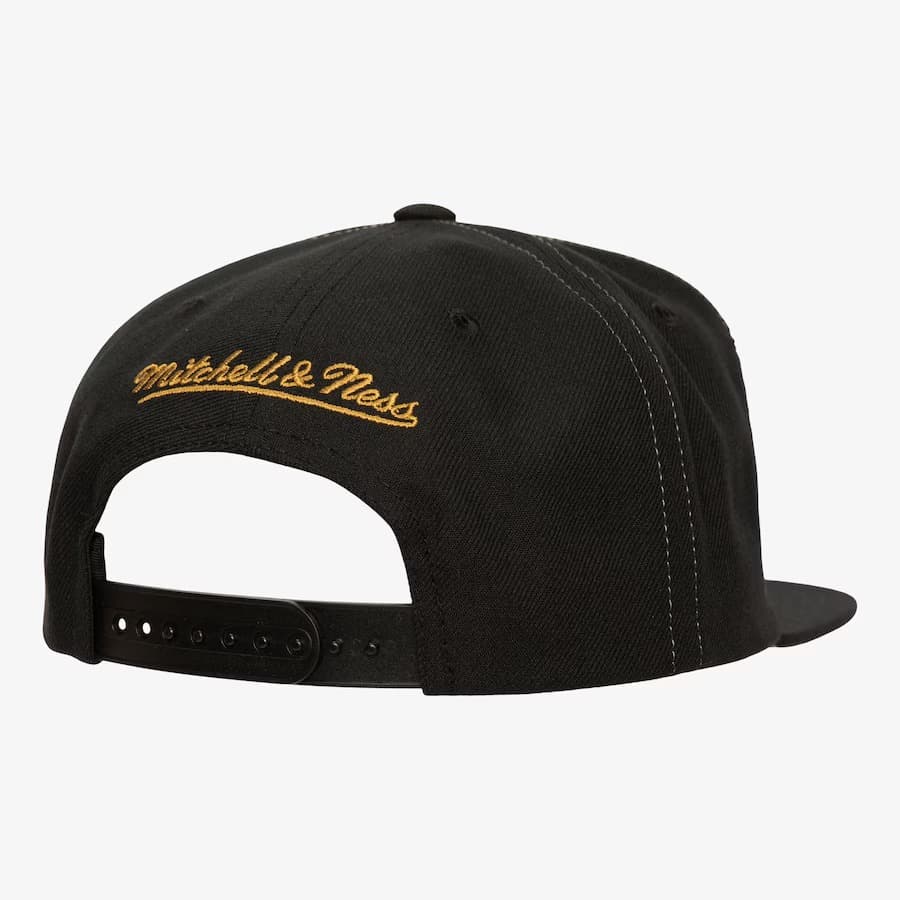 Бейсболка Mitchell & Ness Black Vegas Golden Knights Day 4 Snapback Hat