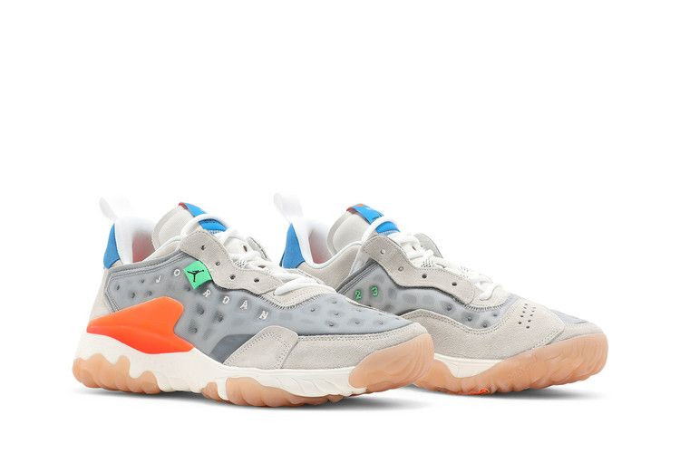 jordan-delta-2-light-smoke-grey-total-orange-cv8121-004_07