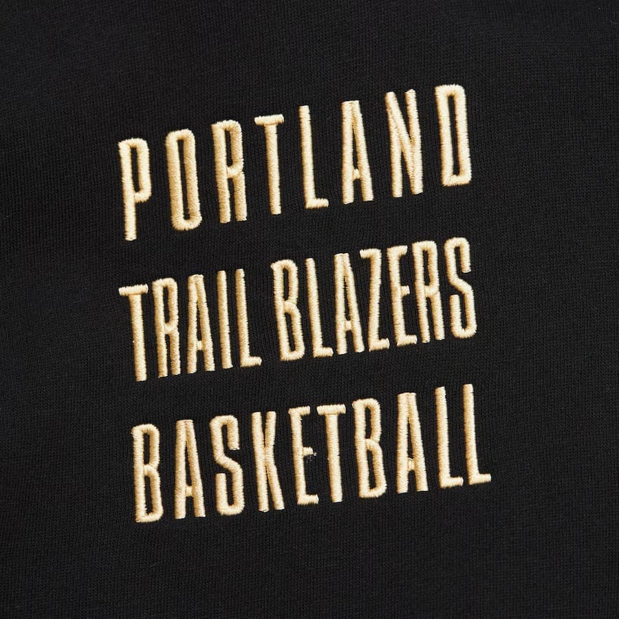 Mitchell-Ness-Black-Portland-Trail-Blazers-Team-OG-2.0-Vintage-Logo-Fleece-Pullover-Hoodie-3