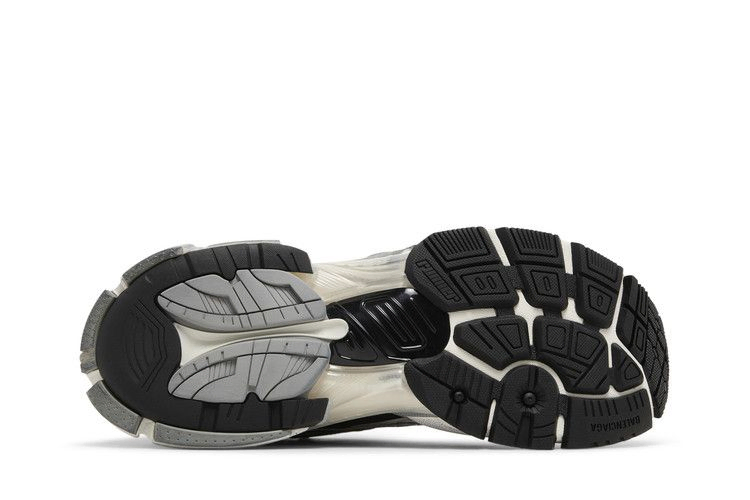 Кроссовки Balenciaga Runner Sneaker 'Worn-Out - Grey White Black'