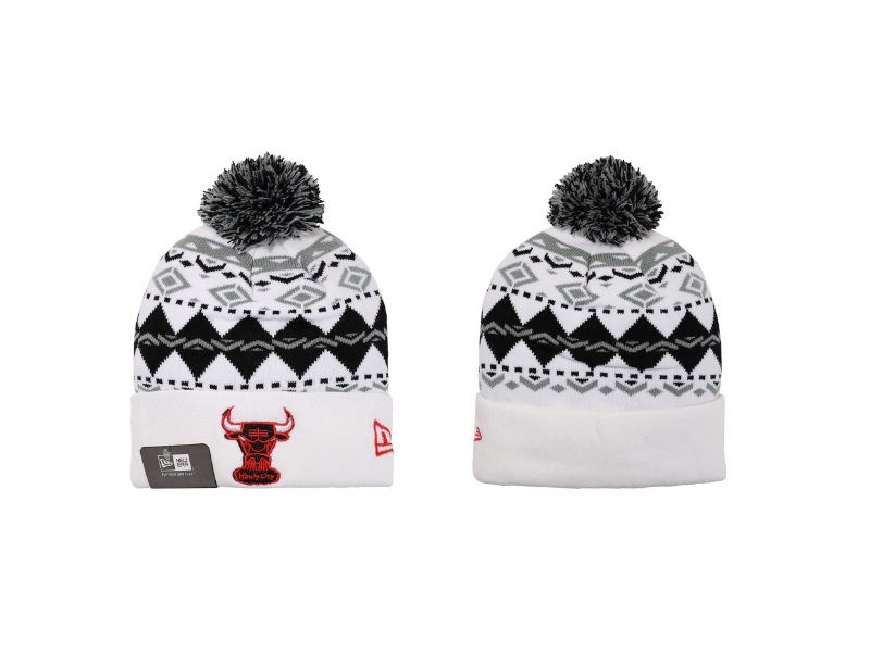 Шапка Chicago Bulls Windy City с помпоном