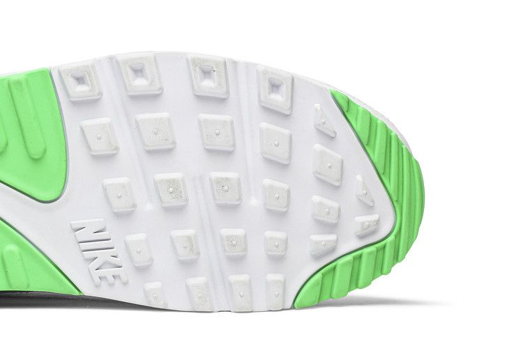 undefeated-x-air-max-90-cj7197-104_04