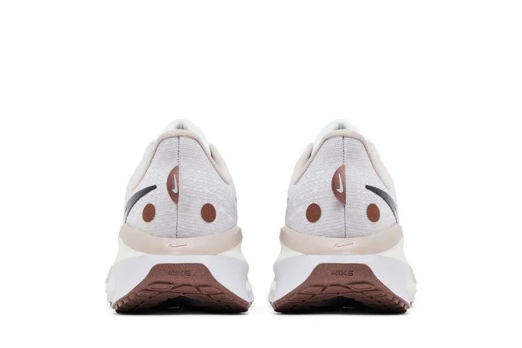 Кроссовки Nike Wmns Vomero 17 'Platinum Violet Black'