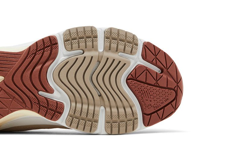 loro-piana-x-990v6-made-in-usa-raw-cashew-u990lp6_04