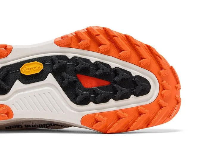 Кроссовки Nike ZoomX ACG Zegama 'Summit White Safety Orange Black'