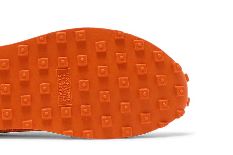 wmns-daybreak-paisley-swoosh-pale-ivory-magma-orange-dj4667-113_04