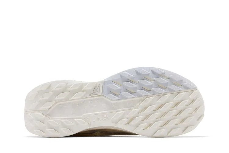 Krossovki-Nike-Wmns-Pegasus-Trail-5-GORE-TEX-Sail-Photon-Dust-3