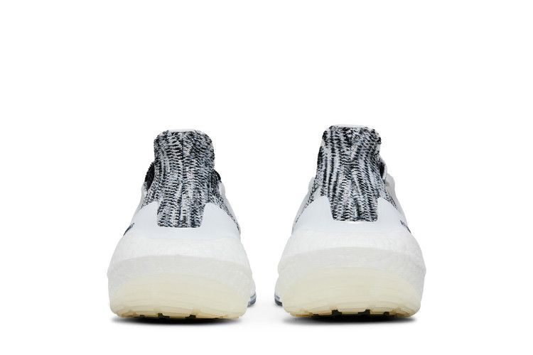 wmns-ultraboost-21-white-black-gv7712_05