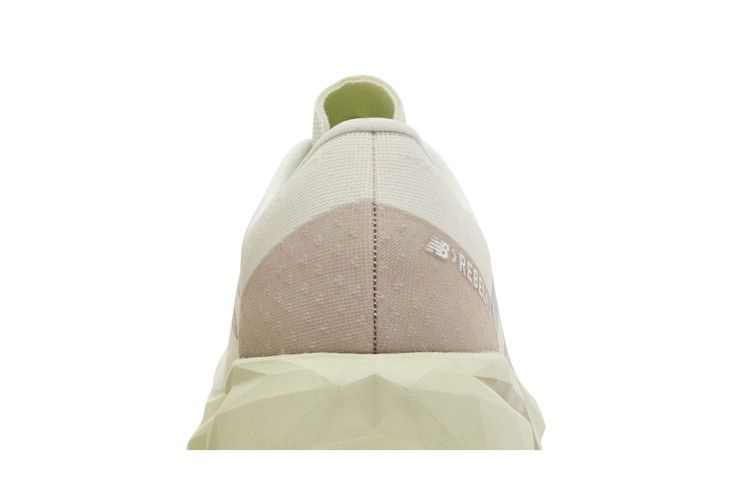 Кроссовки New Balance FuelCell Rebel v4 'Linen Lichen Green'