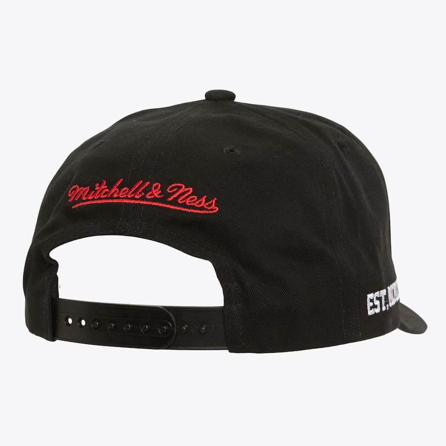Бейсболка Mitchell & Ness Black Chicago Bulls Big Time Pro Snapback Hat