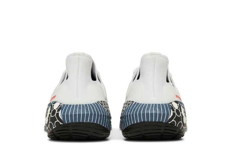 ultraboost-22-patchwork-graphic-gw6912_05