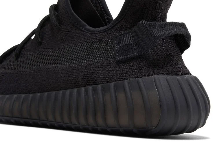 Krossovki-adidas-Yeezy-Boost-350-V2-Onyx-9