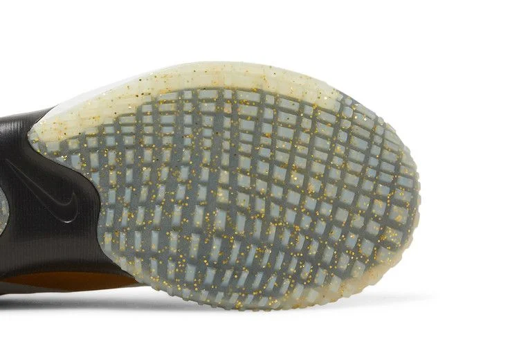 Krossovki-Nike-Force-Zoom-Trout-LTD-TF-White-Metallic-Gold-4