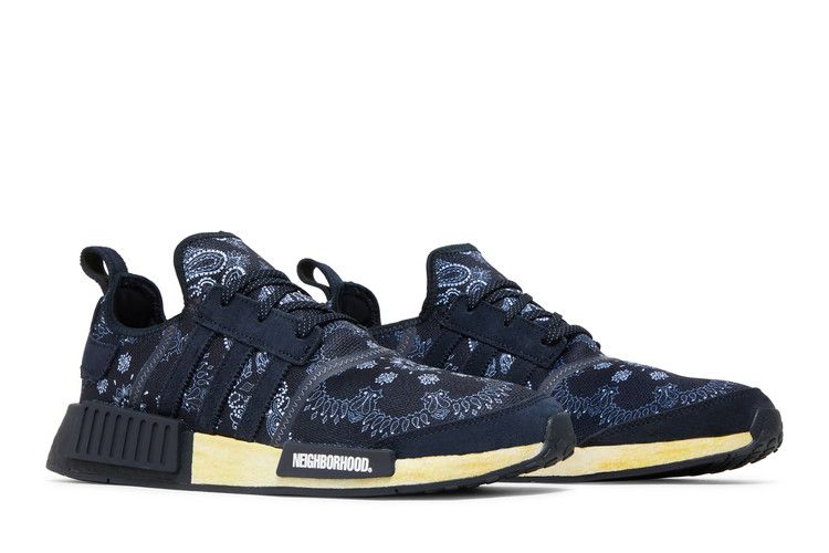 neighborhood-x-nmd_r1-paisley-bandanna-navy-gy4158_07