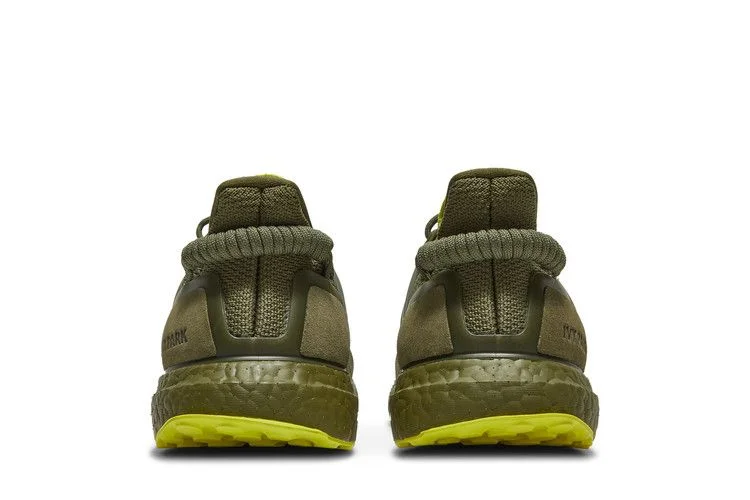 Кроссовки Ivy Park x Peloton x adidas UltraBoost OG 'Focus Olive'