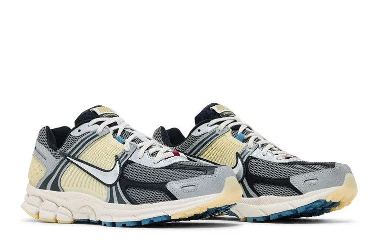 Krossovki-Cheung-Ka-Long-x-Nike-Air-Zoom-Vomero-5-Dont-Lose-Your-Way-7