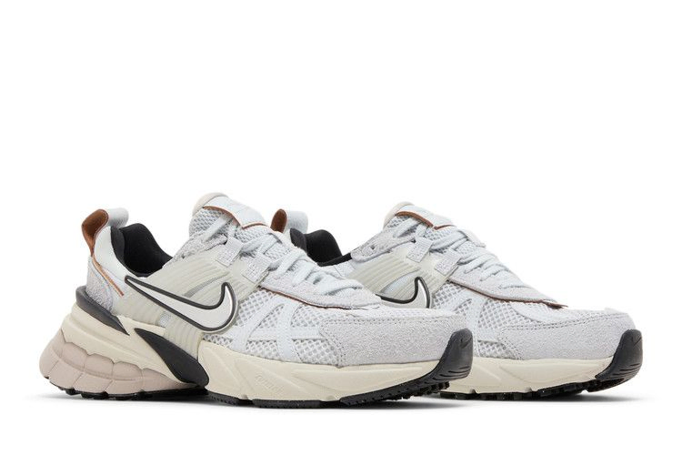 wmns-v2k-run-pure-platinum-chrome-fn6703-002_07