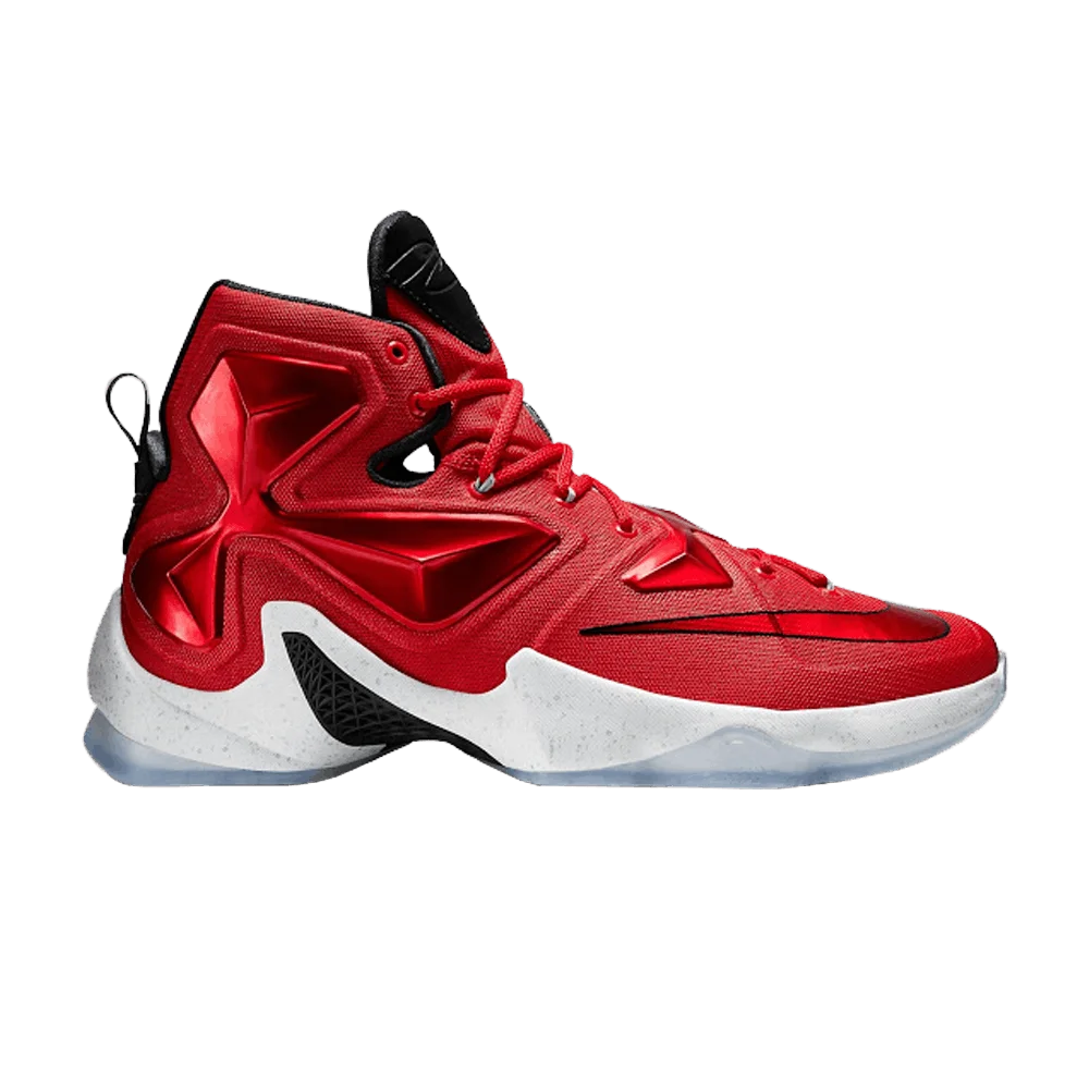 Krossovki-Nike-LeBron-13-GS-On-Court